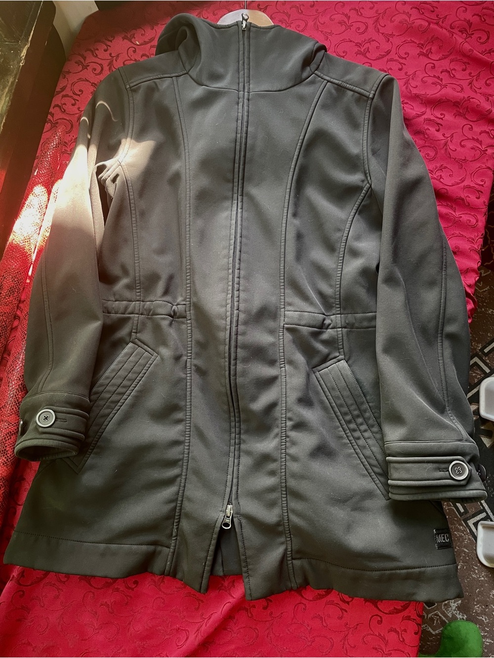 MEC Women’s Black Soft-shell Water-resistant Jacket, M